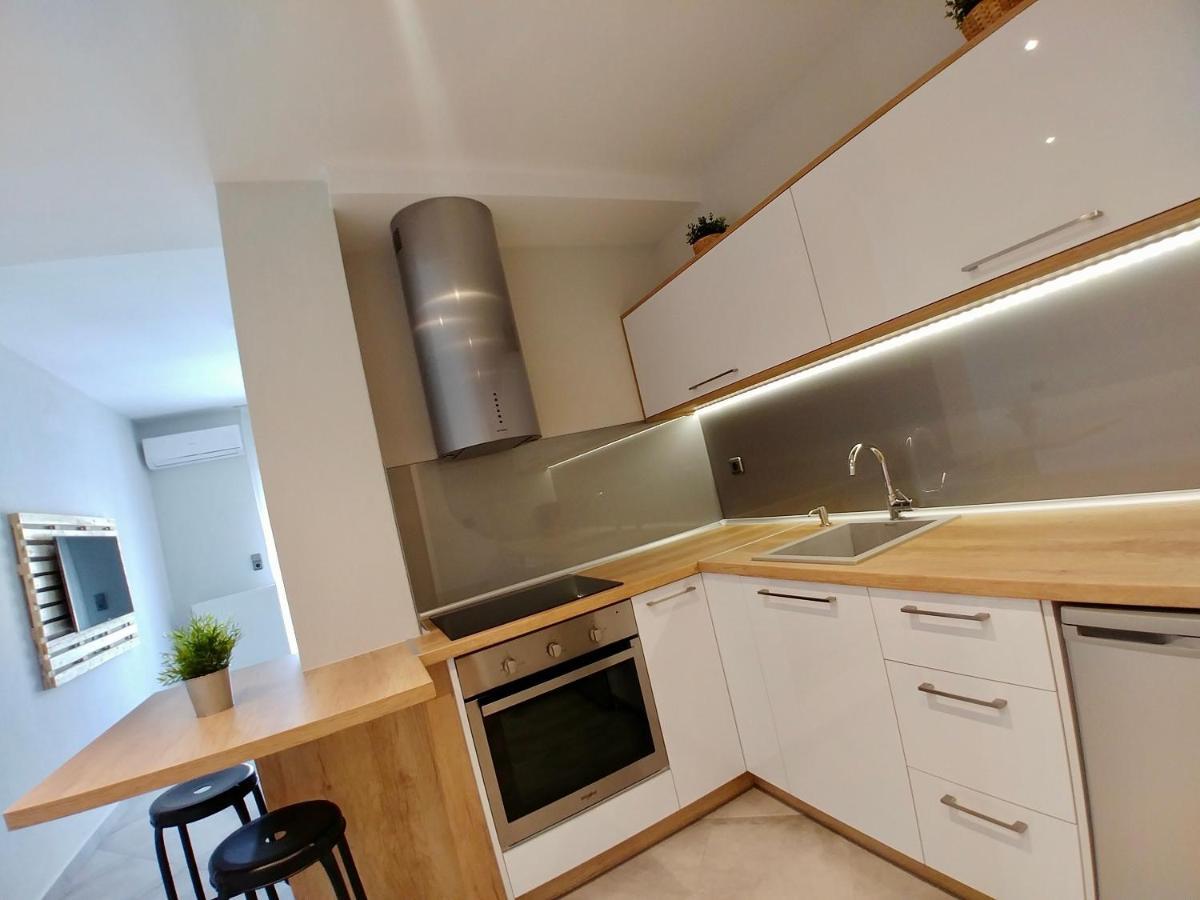 48 Downtown Lofts Apartment Néa Péramos Екстериор снимка