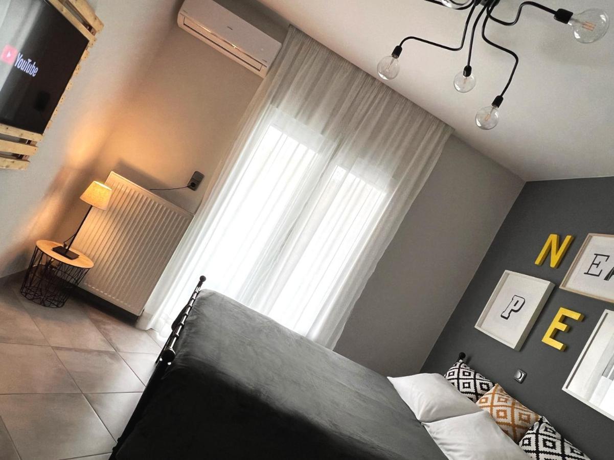 48 Downtown Lofts Apartment Néa Péramos Екстериор снимка